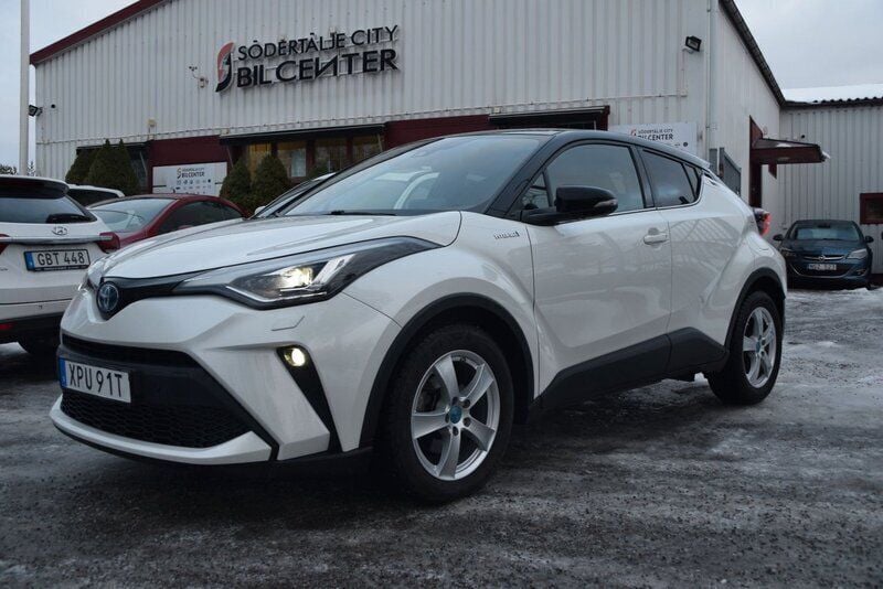 Vit Begagnad 2019 Toyota C-HR Edition SUV | 239 990 kr (Bra pris) - Bild 1/4