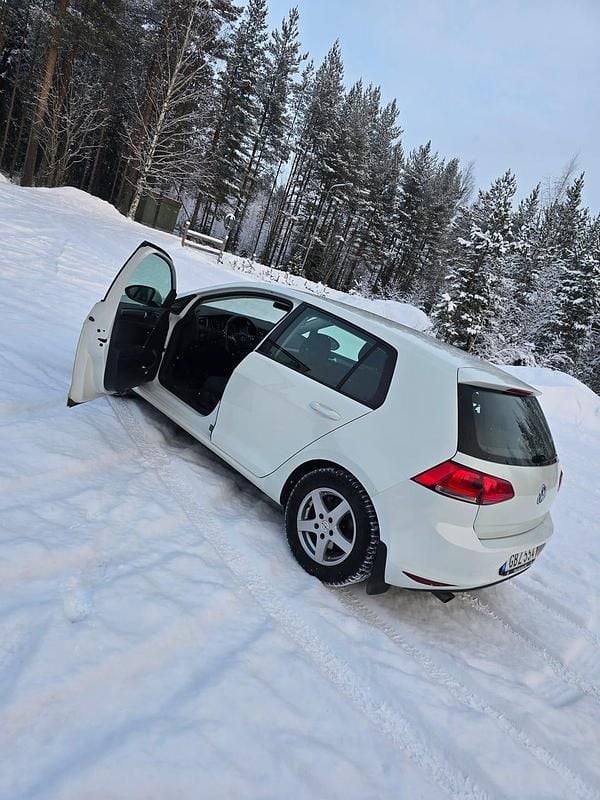 Begagnad VW Golf VII 105 HK (77 kW) 2014