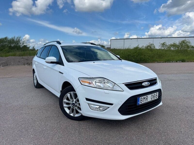Vit Begagnad 2011 Ford Mondeo Trend Kombi | 54 900 kr (Marknadspris) - Bild 1/4