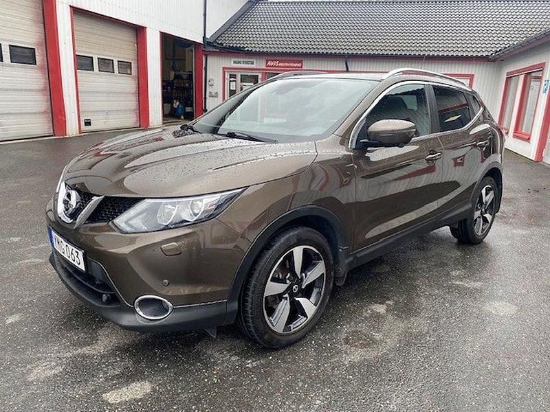 Brun Begagnad 2017 Nissan Qashqai SUV | 154 900 kr (Bra pris) - Bild 1/4