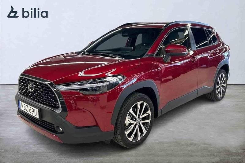 Röd Ny 2025 Toyota Corolla Cross Style SUV | 429 900 kr (Lite dyr) - Bild 1/1