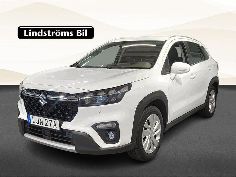 Vit Begagnad 2023 Suzuki SX4 S-Cross SUV | 299 900 kr (Marknadspris) - Bild 1/3