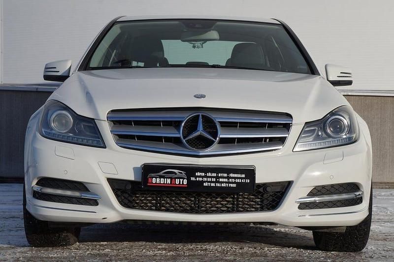 Begagnad Mercedes C220 Avantgarde 170 HK (125 kW) 2011 Vit Sedan