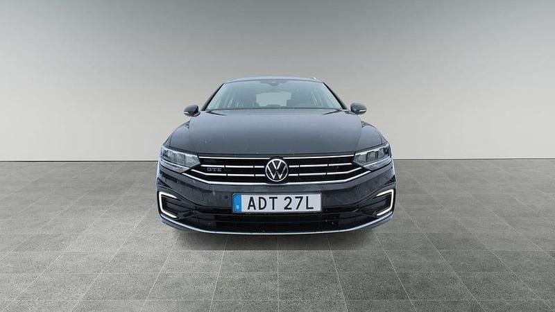 Begagnad VW Passat GTE 218 HK (160 kW) 2023 Grå Kombi