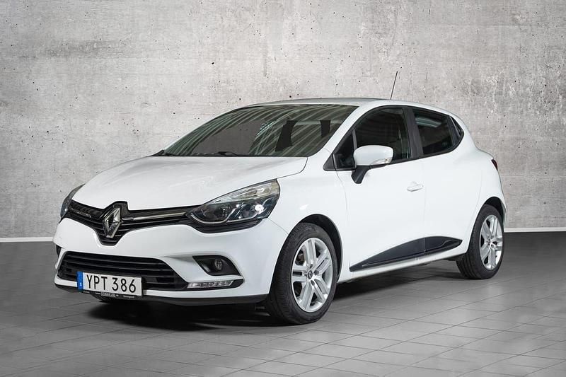 Vit Begagnad 2018 Renault Clio IV Zen Halvkombi | 99 000 kr (Marknadspris) - Bild 1/4