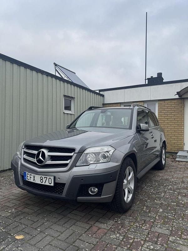 Grå Begagnad 2010 Mercedes GLK220 SUV | 95 000 kr (Marknadspris) - Bild 1/4