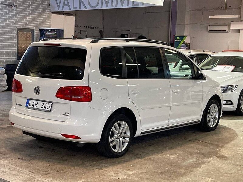 Begagnad VW Touran 150 HK (110 kW) 2010 Vit Minibuss