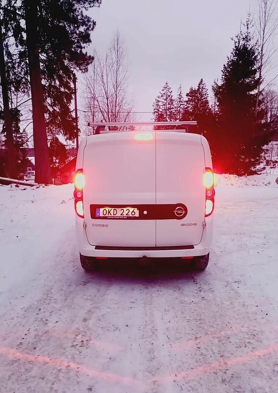 Begagnad Opel Combo 95 HK (69 kW) 2018 Minibuss