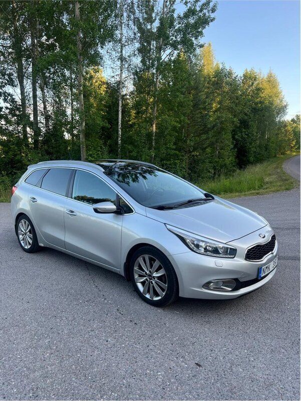 Grå Begagnad 2014 Kia Ceed Sportswagon 3 Kombi | 52 000 kr (Bra pris) - Bild 1/4
