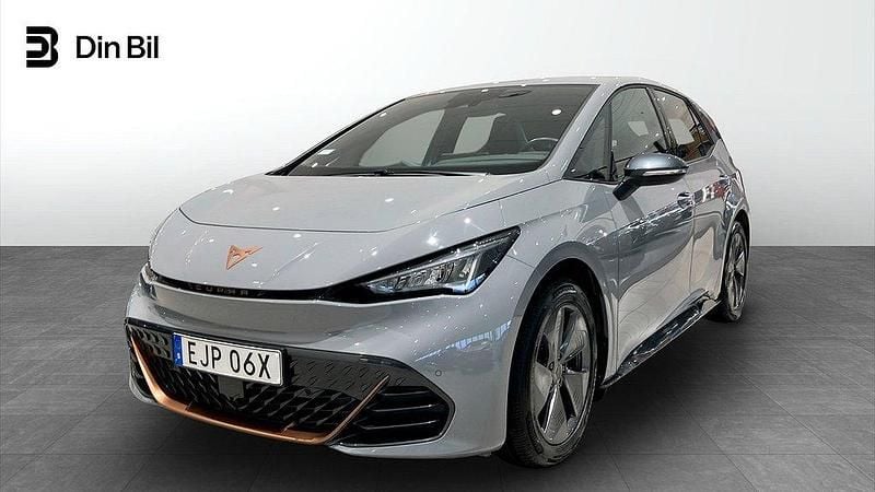 Ljusgrå (vapor grey) Begagnad 2024 Cupra Born Halvkombi | 289 900 kr (Marknadspris) - Bild 1/4