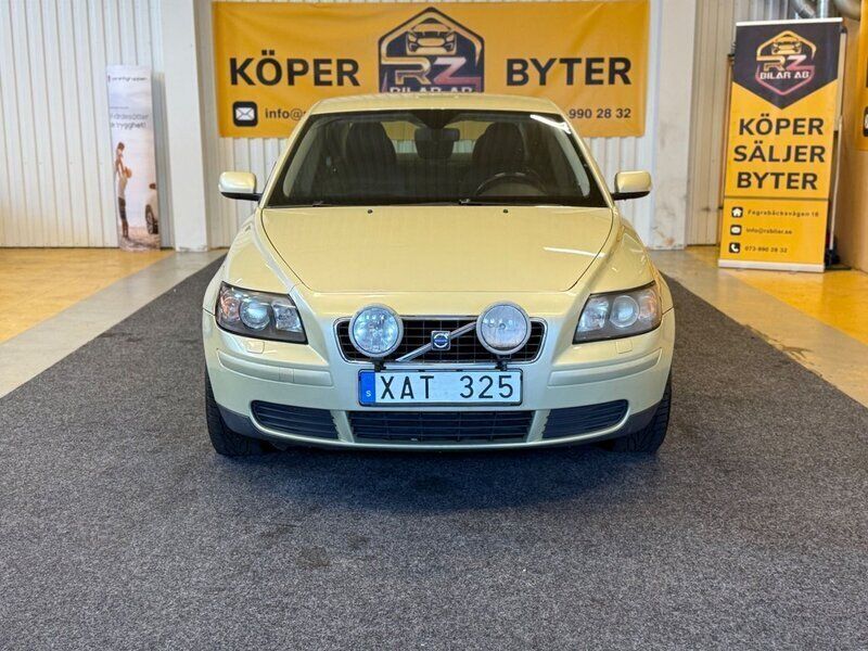 Ljusgrön Begagnad 2005 Volvo S40 Sedan | 19 900 kr (Marknadspris) - Bild 1/4
