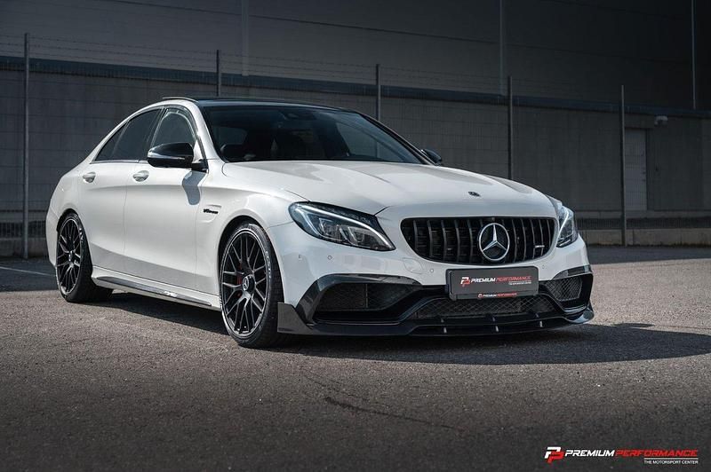 Vit Begagnad 2018 Mercedes C63S AMG AMG Sedan | 629 800 kr (Lite dyr) - Bild 1/4