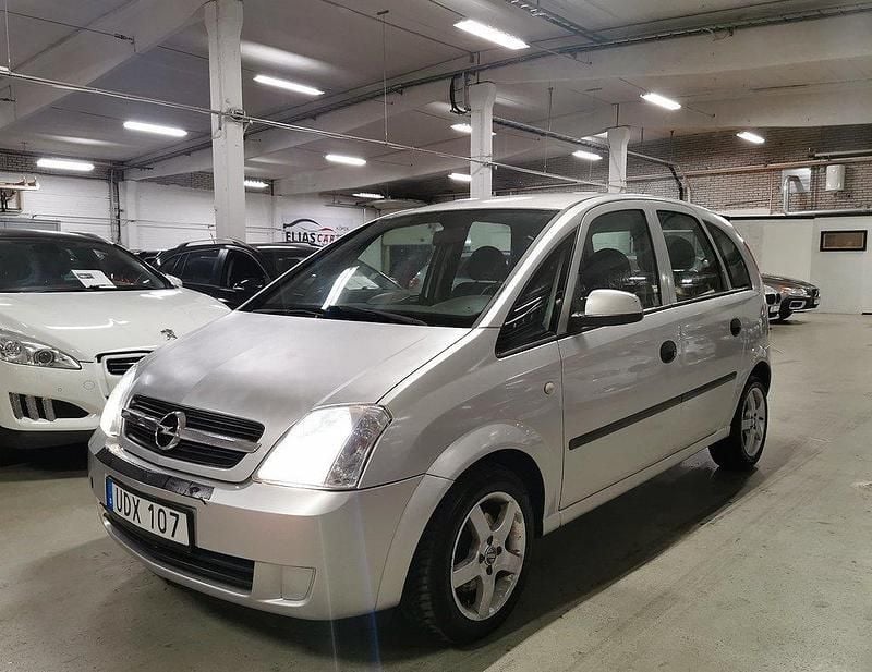 Grå Begagnad 2003 Opel Meriva Minibuss | 24 900 kr (Lite dyr) - Bild 1/4