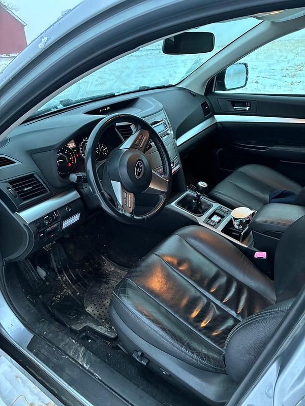 Begagnad Subaru Outback 150 HK (110 kW) 2011 Kombi