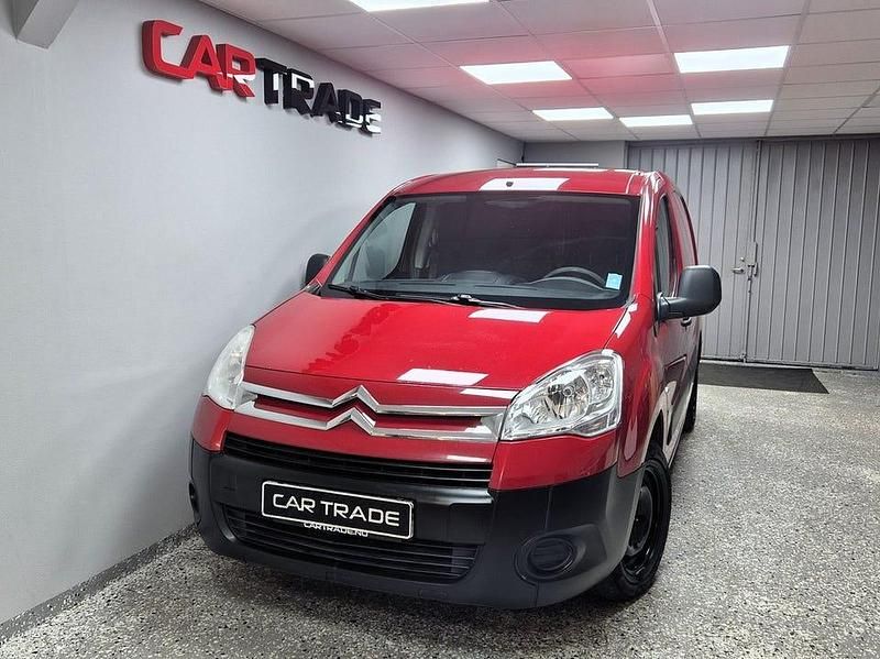 Röd Begagnad 2011 Citroën Berlingo Van | 29 900 kr (Marknadspris) - Bild 1/4