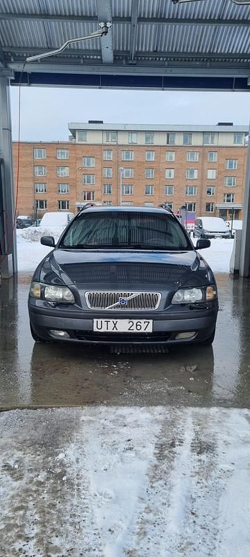 Begagnad 2004 Volvo V70 Kombi | 9 000 kr (Superpris) - Bild 1/4