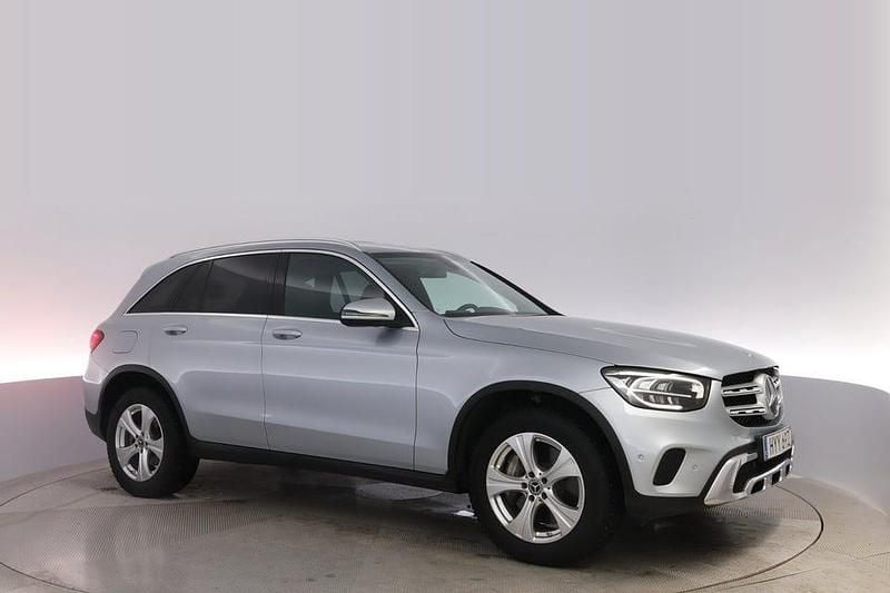 Begagnad Mercedes GLC300 320 HK (235 kW) 2022 Silver SUV