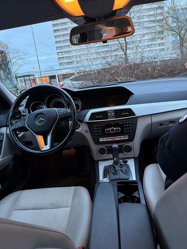 Begagnad Mercedes C180 156 HK (114 kW) 2012