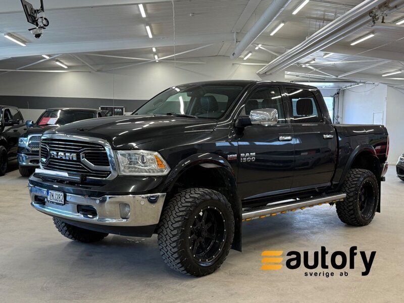 Svart Begagnad 2018 Dodge Ram Pickup | 399 000 kr (Marknadspris) - Bild 1/4