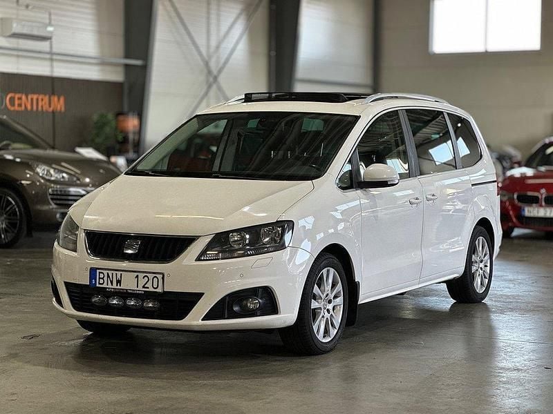 Vit Begagnad 2013 Seat Alhambra Ecomotive Minibuss | 79 900 kr (Bra pris) - Bild 1/4