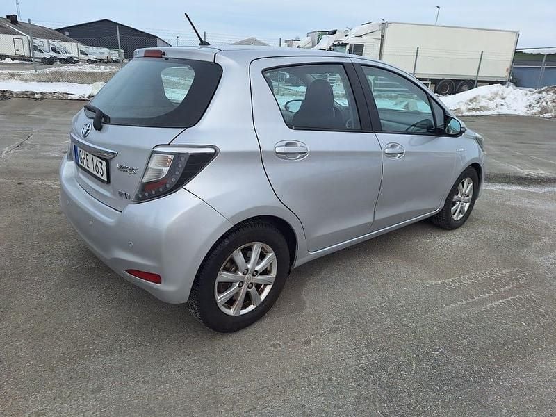 Begagnad Toyota Yaris Hybrid 2014