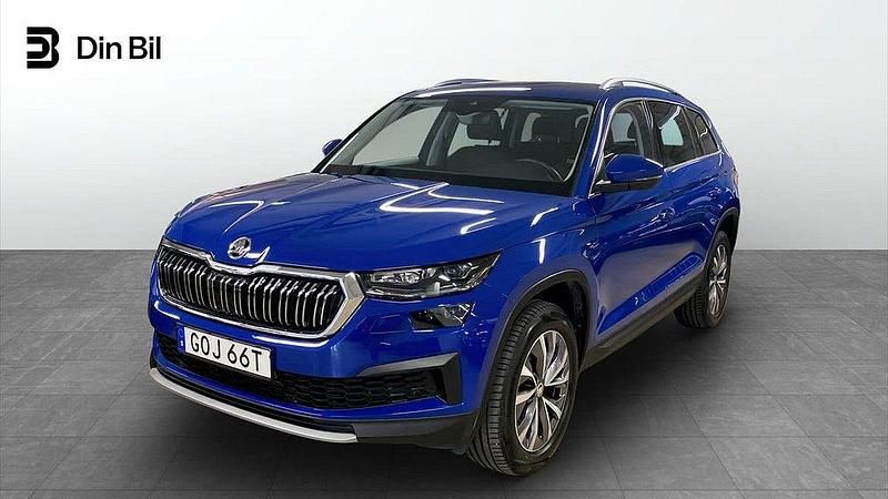 Blå (energy blue) Begagnad 2022 Skoda Kodiaq Adventure SUV | 423 900 kr (Marknadspris) - Bild 1/4