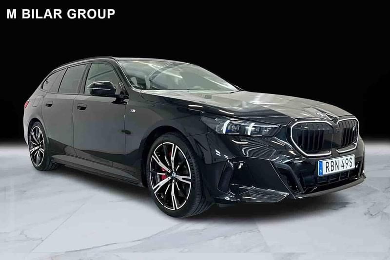 Svart Begagnad 2025 BMW i5 Sedan | 859 000 kr (Lite dyr) - Bild 1/1