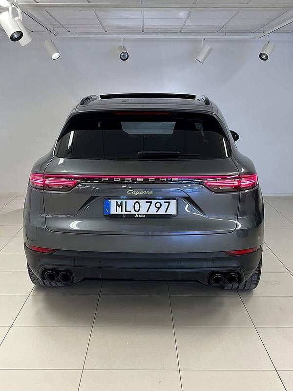 Begagnad Porsche Cayenne 468 HK (344 kW) 2021 Grå SUV