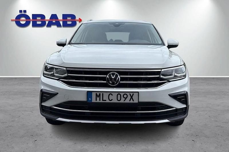 Begagnad VW Tiguan Elegance 245 HK (180 kW) 2022 Vit SUV