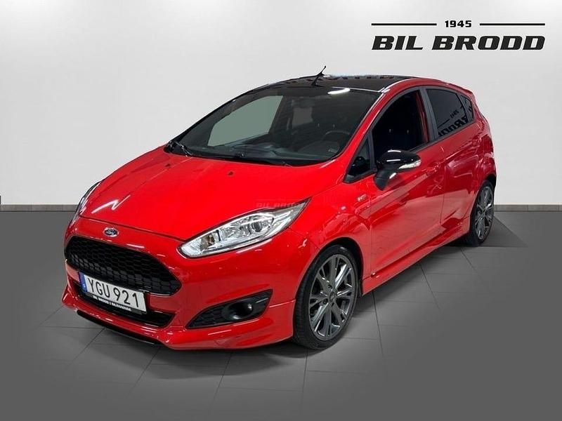 Röd Begagnad 2016 Ford Fiesta ST-Line Halvkombi | 134 500 kr (Lite dyr) - Bild 1/4