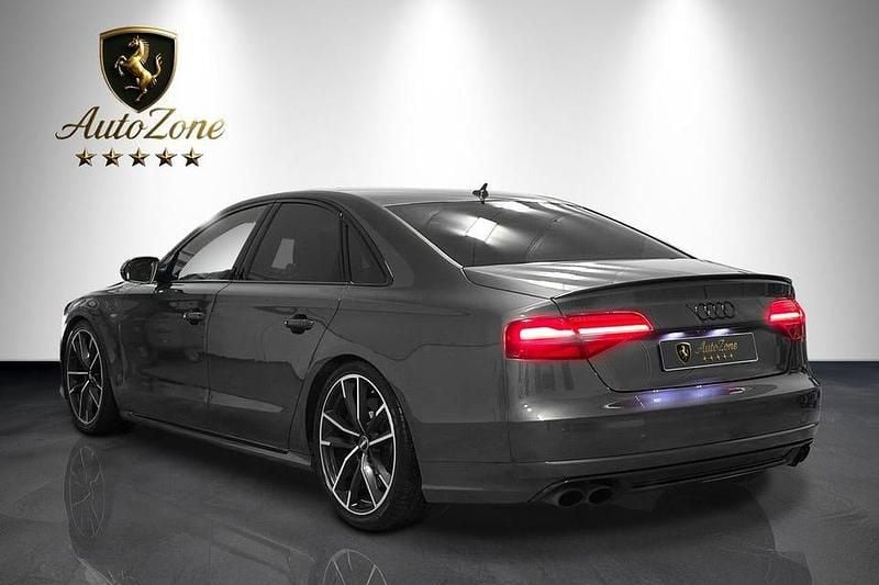 Begagnad Audi S8 plus 605 HK (444 kW) 2017 Grå Sedan