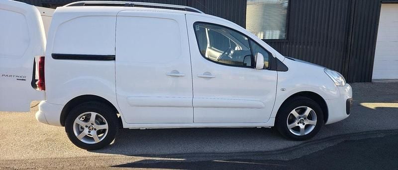 Begagnad 2016 Peugeot Partner Van | 79 000 kr (Marknadspris) - Bild 1/4