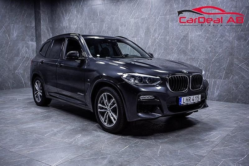 Grå Begagnad 2017 BMW X3 M Sport SUV | 338 800 kr (Lite dyr) - Bild 1/4