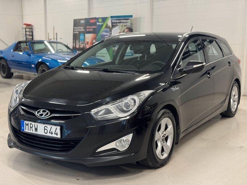 Svart Begagnad 2012 Hyundai i40 Select Kombi | 39 000 kr (Marknadspris) - Bild 1/4