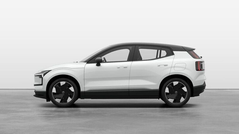 Ljusblå (blå) Ny 2024 Volvo EX30 Plus SUV | 489 500 kr (Marknadspris) - Bild 1/4