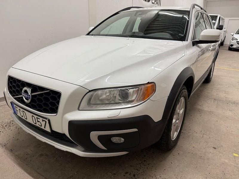Begagnad Volvo XC70 Momentum 163 HK (119 kW) 2014 Vit Kombi