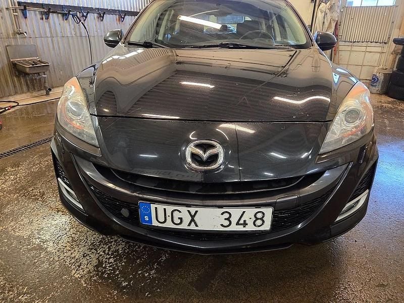 Begagnad Mazda 3 Inclusive 109 HK (80 kW) 2010 Svart Halvkombi