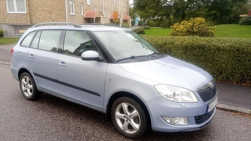 Begagnad 2011 Skoda Fabia Halvkombi | 32 000 kr (Bra pris) - Bild 1/4
