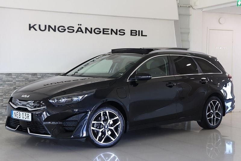 Svart Begagnad 2022 Kia Ceed Sportswagon 2 Kombi | 279 100 kr (Dyr) - Bild 1/4