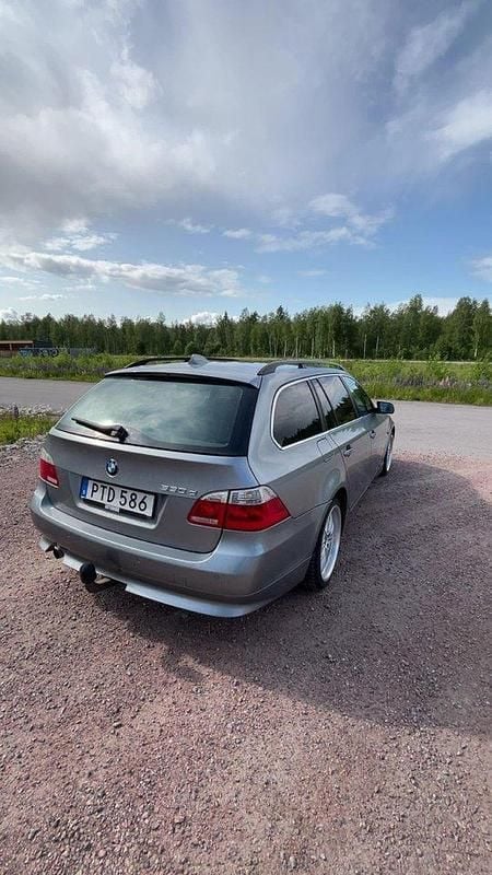 Grå Begagnad 2007 BMW 530 Kombi | 65 000 kr (Marknadspris) - Bild 1/4