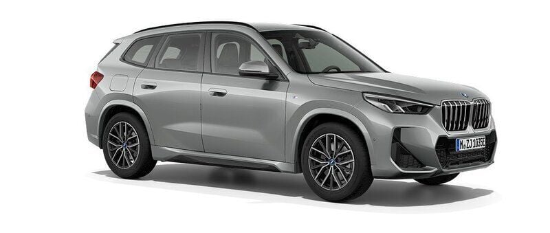Grå (space silver metallic) Ny 2025 BMW X1 Shadowline SUV | 638 100 kr (Marknadspris) - Bild 1/4