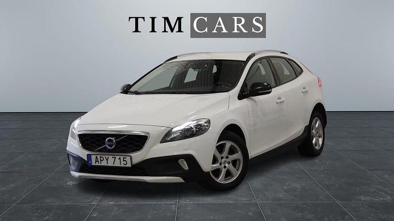 Begagnad Volvo V40 CC 117 HK (86 kW) 2015 Vit Kombi