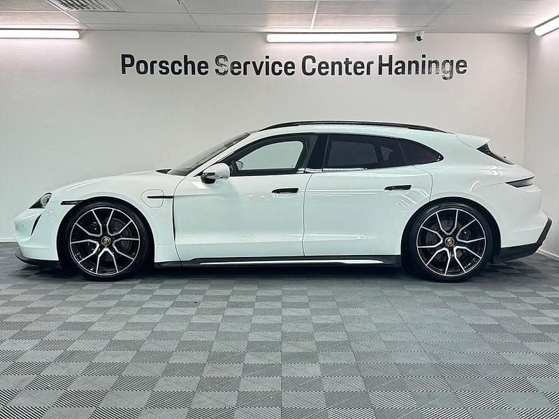 Begagnad Porsche Taycan 4S Sport Turismo 400 kW (544 HK) 2023 Vit Sedan