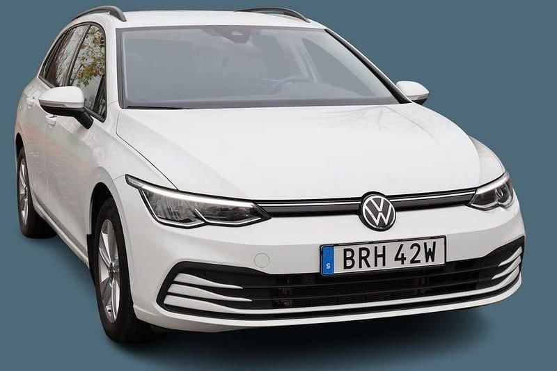 Begagnad VW Golf VIII 131 HK (96 kW) 2022 Vit Kombi