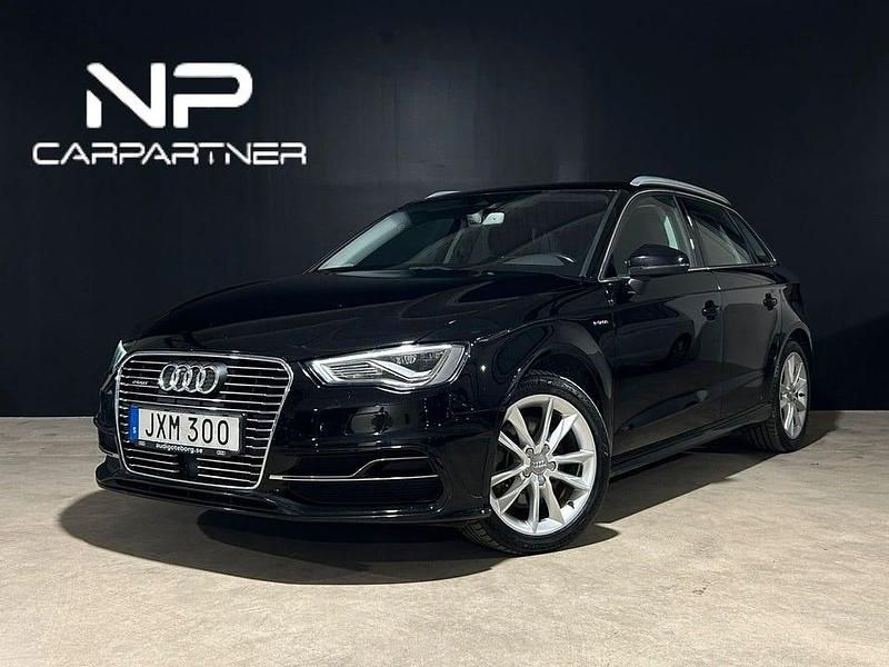 Svart Begagnad 2016 Audi A3 Sportback Ambition Halvkombi | 158 900 kr - Bild 1/4