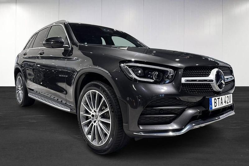 Begagnad Mercedes GLC300 AMG line 320 HK (235 kW) 2021 Grå