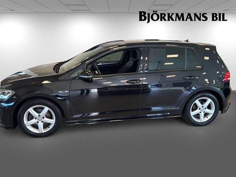 Begagnad VW Golf VII R-line 150 HK (110 kW) 2020 Svart