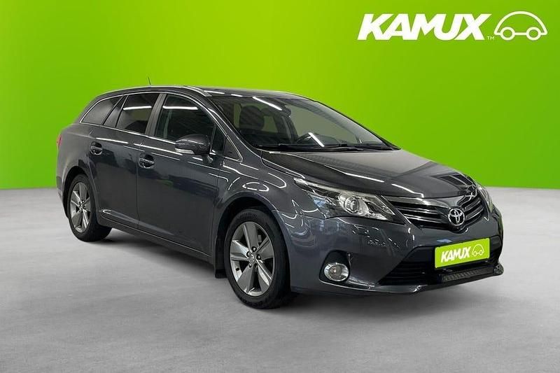 Silver/grå Begagnad 2014 Toyota Avensis Edition Kombi | 98 800 kr (Marknadspris) - Bild 1/4
