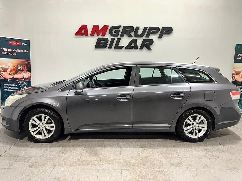Begagnad Toyota Avensis Business Edition 152 HK (111 kW) 2010 Mörkgrå Kombi
