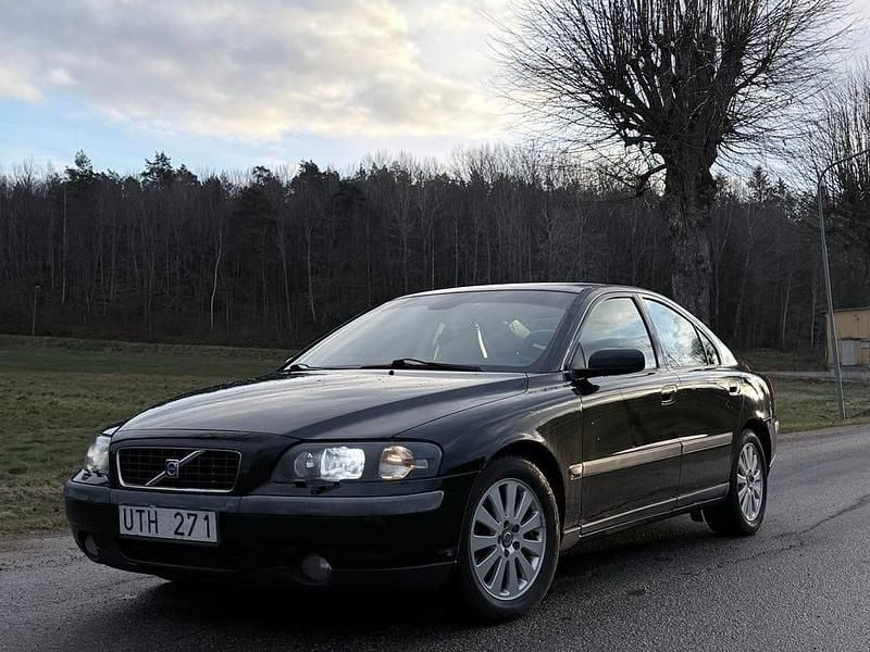 Svart Begagnad 2004 Volvo S60 Business Edition Sedan | 28 500 kr (Marknadspris) - Bild 1/4